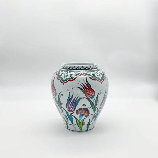 Ceramic Handmade Ceramic “Kupecik” Ginger Jar (20cm) – Vibrant Spring Garden Pattern – Lidded Home Decor For Sale - Image 7 of 9