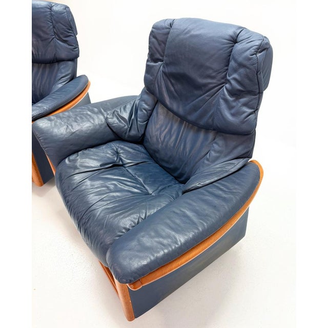 Vintage Adjustable Swivel Chairs in Blue Leather and Beech from Ekornes Stressless, 1980s, Set of 2 For Sale - Image 4 of 17