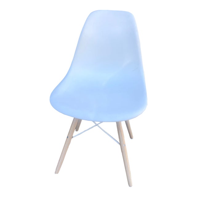 Mid Century Modern Eames Chair For Sale