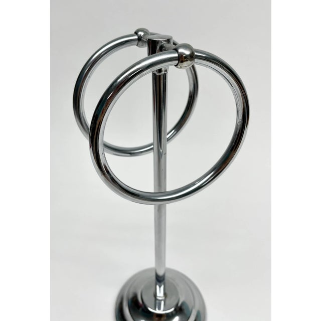 Bright and minimal style to perfectly display your towels. The stainless steel is in wonderful condition with only tiny...