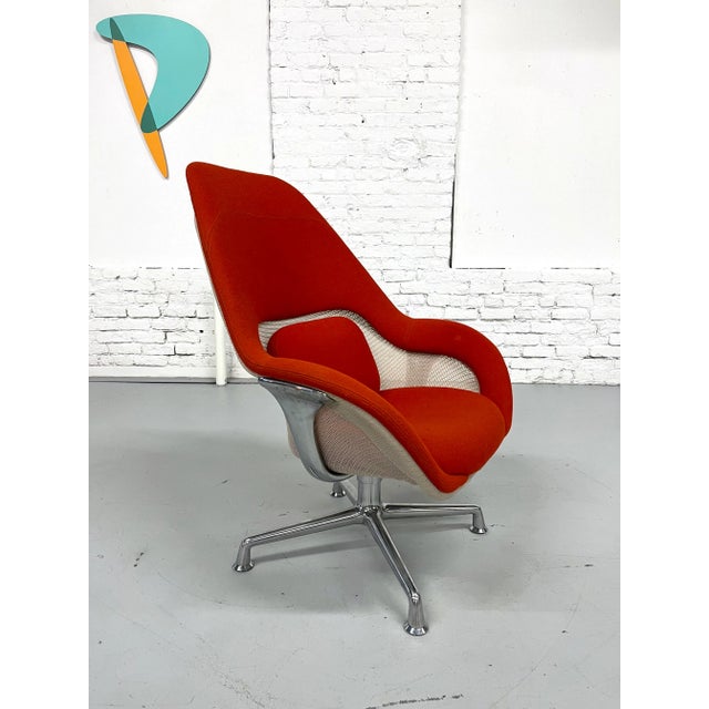 Mid-Century Modern Sw1 Swivel Lounge Chair by Coalesse For Sale - Image 3 of 12