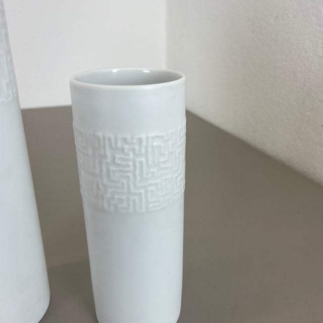 Abstract Porcelain Vases by Cuno Fischer for Rosenthal, Germany, 1980s, Set of 2 For Sale - Image 12 of 18