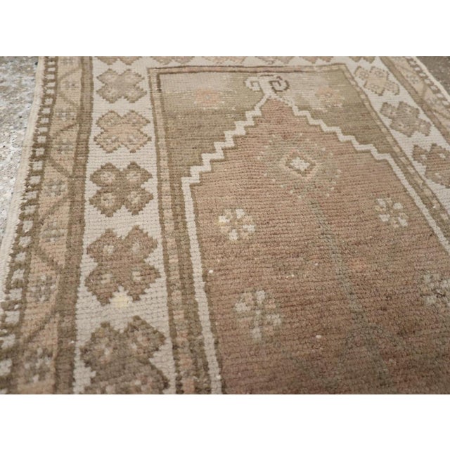 Tribal Galerie Shabab Collection Mid-20th Century Turkish Oushak Throw Rug For Sale - Image 3 of 8
