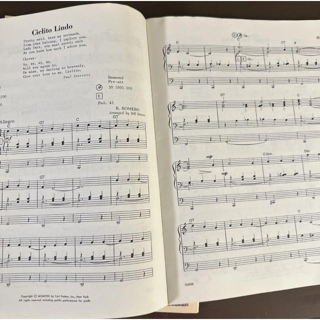Vintage 1980s Sheet Music Instructional Piano & Organ Books- Lot of 2 For Sale - Image 10 of 12