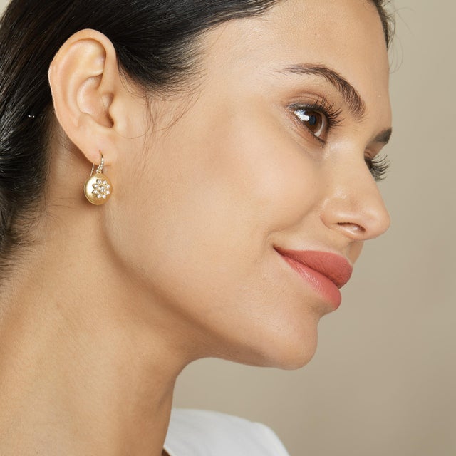 Syna Yellow Gold Flower Earrings with Diamonds, a Pair For Sale - Image 4 of 5