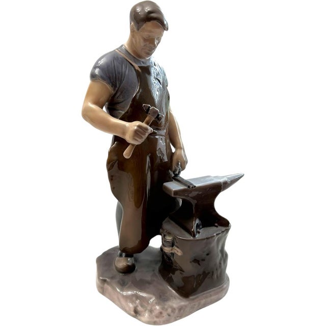 This vintage figurine from Bing & Grondahl is a beautiful addition to any collection. Made in Denmark, it features a...