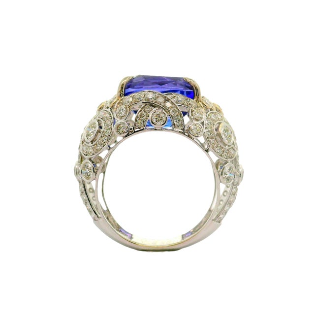 Metal 7.49 Carat Tanzanite Diamond 18k White Gold Ring, Size 6.75 For Sale - Image 7 of 8