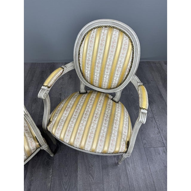20th Century Louis XVI Medallion Armchairs with Ottoman, Set of 3 For Sale - Image 4 of 13