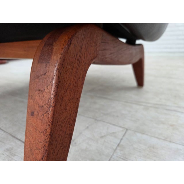 Black Vintage Danish Lounge Chair in Leather and Teak by Illum Wikkelsø for Søren Willadsen Møbelfabrik, 1960s For Sale - Image 8 of 18