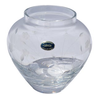 Lenox Crystal Chrysanthemum Hand Blown Vase 24% Lead Crystal Piece American Garden Series For Sale