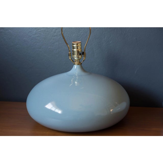Pair of Sculptural Mid-Century Modern Round Gray Ceramic Table Lamps For Sale - Image 4 of 11