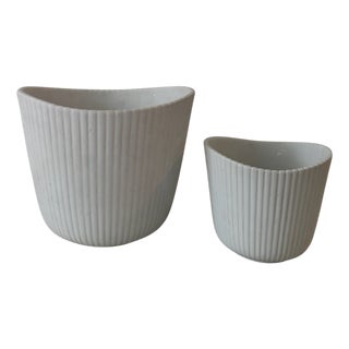 Vases in White Stoneware by Stig Lindberg for Gustavsberg, 1950s, Set of 2 For Sale