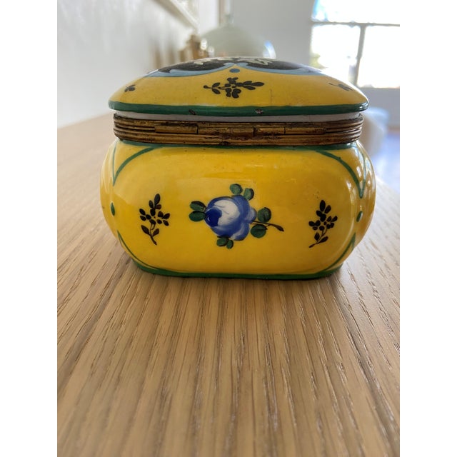 Antique Sevres Handpainted Keepsake Box With Ormolu Clasp For Sale In San Diego - Image 6 of 9