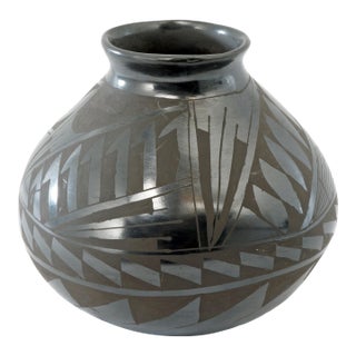 Vintage Black Mata Ortiz Pot Monce Hernandez For Sale