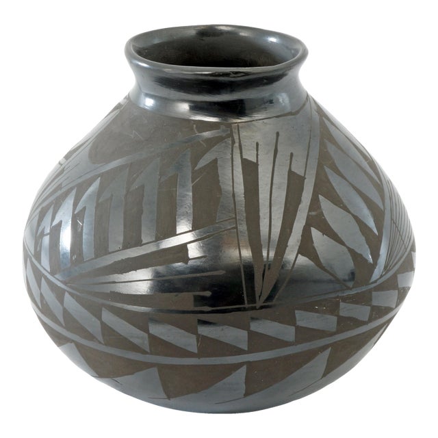Vintage Black Mata Ortiz Pot Monce Hernandez For Sale