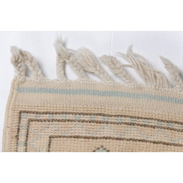 Textile Mid 20th Century Oushak Anatolian Wool Rug For Sale - Image 7 of 8