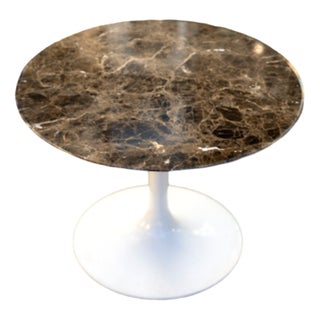 Tulip Side Table with Marble Top by Eero Saarinen for Knoll For Sale