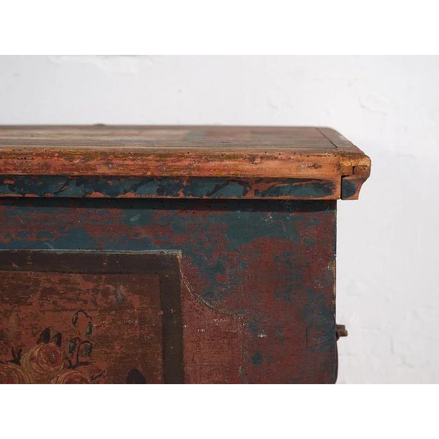 1920s Antique Red Trunk with Floral Decor, 1920s For Sale - Image 5 of 11