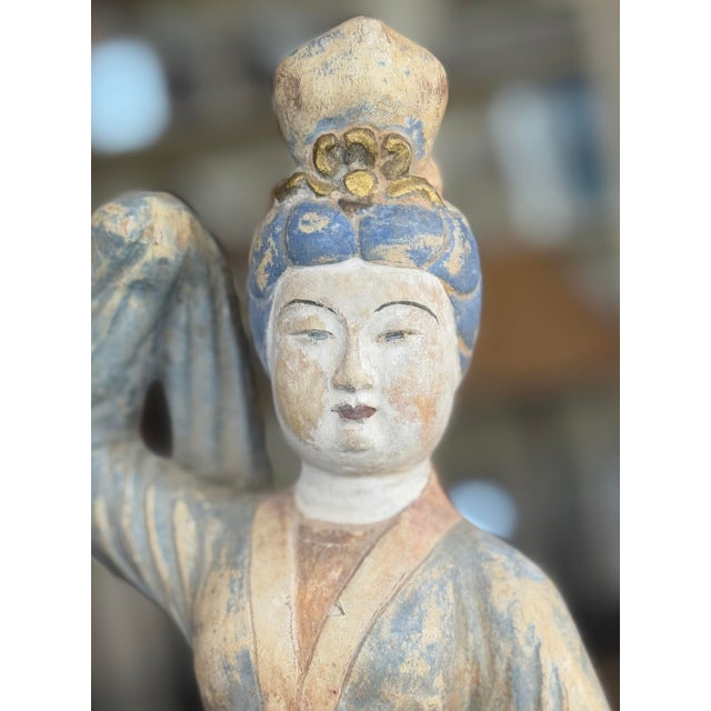 Antique Chinese Carved Wood Dancing Court Lady, Tang Style, Polychrome & Gilt, C. 1920s For Sale - Image 4 of 11