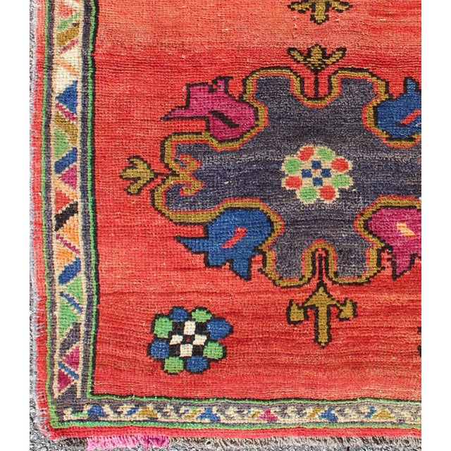 Early 20th Century Vintage Turkish Oushak Rug in Red Background and Cheerful Colors For Sale - Image 5 of 7