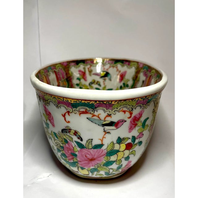1940s Mid-20th Century Chinese Famille Rose Oval Cachepot With Qianlong Mark For Sale - Image 5 of 8