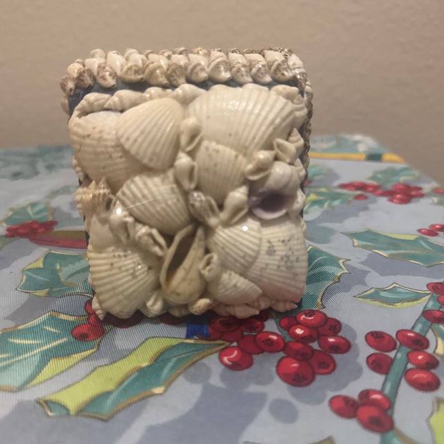 Vintage Seashell-Encrusted Miniature Trinket Box, Mid-20th Century For Sale - Image 4 of 7