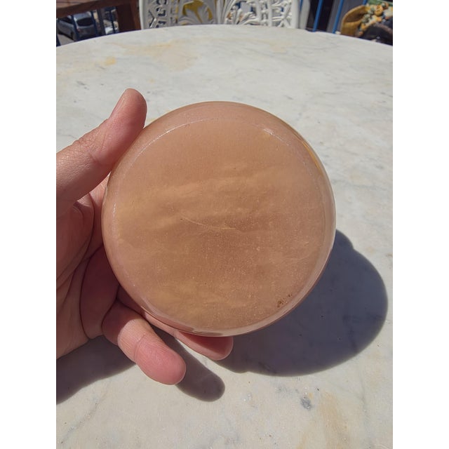 Round Pink Alabaster Jewelry Box, 1960s, in Very Good conditions. Designed 1960 to 1969