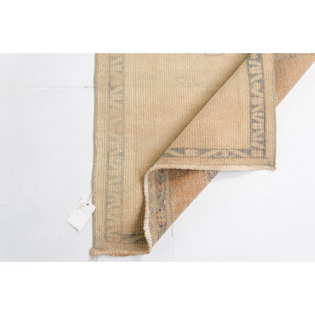 Mid 20th Century Neutral Medallion Turkish Rug For Sale - Image 4 of 10