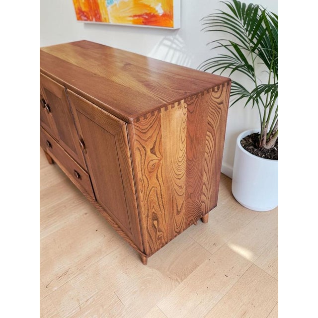 Wood Mid-Century Modern Sideboard in Elm by Lucian Ercolani for Ercol, 1960s For Sale - Image 7 of 18