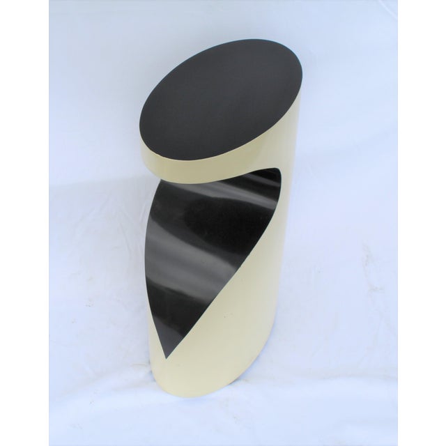 1990s Side Table Midcentury Designed Special Shape Painted Two-Tone Rolled Steel For Sale - Image 5 of 16