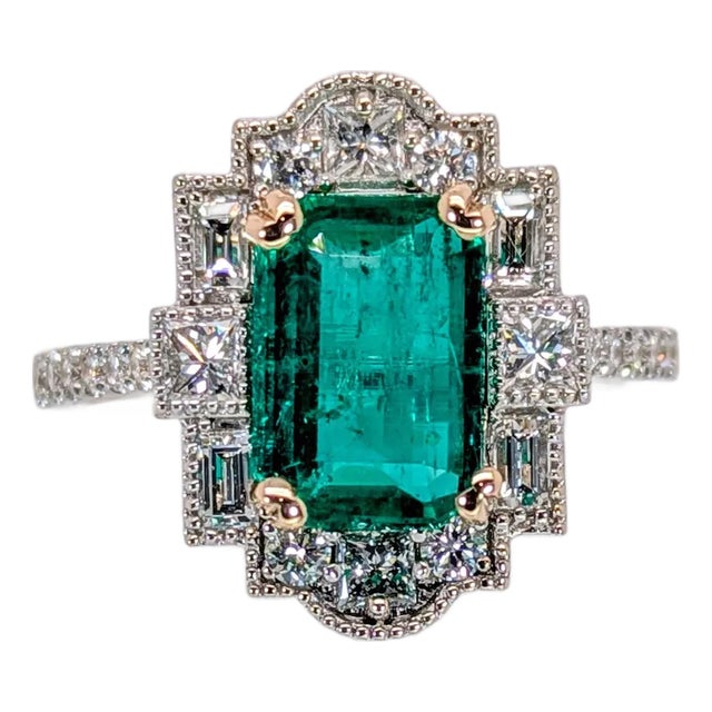 1.8ct Colombian Emerald Ring w Natural Diamond Accents in 14K Gold | EM 9x6mm For Sale