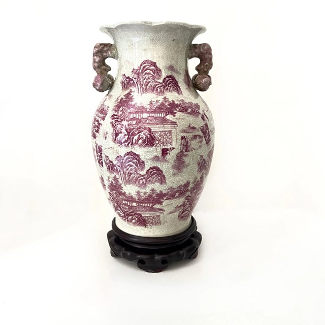 20th Century Raspberry Red Chinoiserie Vase With Pomegranate Handles on Wood Stand For Sale In San Antonio - Image 6 of 10