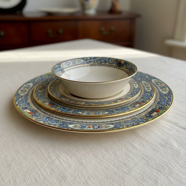 Elegant vintage dinnerware from the Lenox Presidential Collection in the Autumn pattern. This refined set features classic...