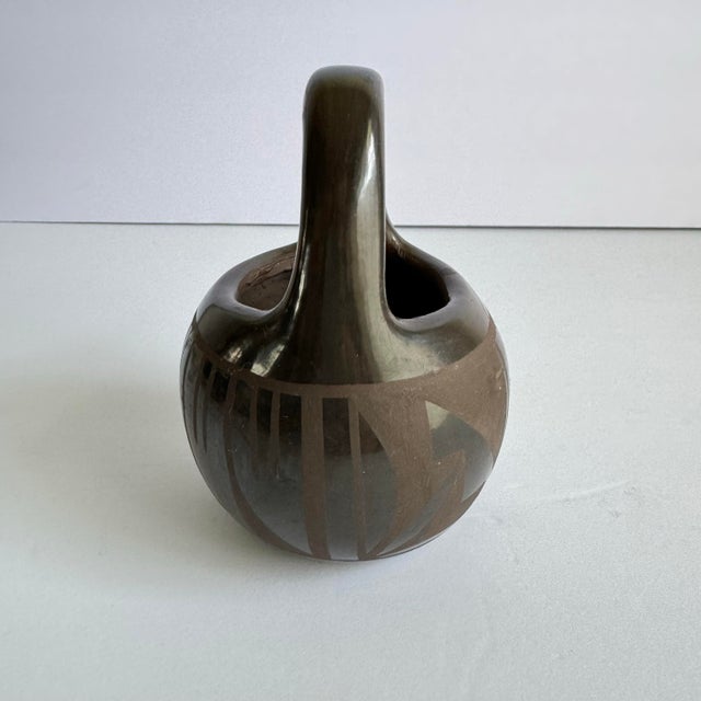 Late 20th Century Santa Clara Pueblo Blackware Pottery Basket Pot Yolanda & James Signed For Sale - Image 5 of 9
