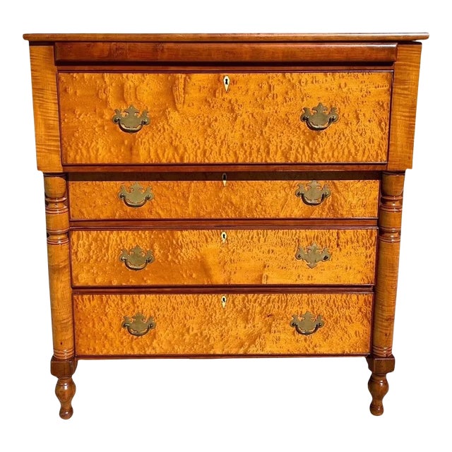 Late 18th Century Antique Federal Bird's Eye Maple & Cherry Southern Chest of Drawers / Dresser For Sale