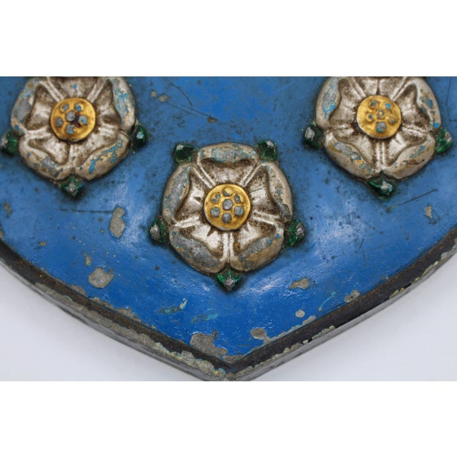 English Circa 1920s English Cast Iron Painted Coat of Arms For Sale - Image 3 of 5
