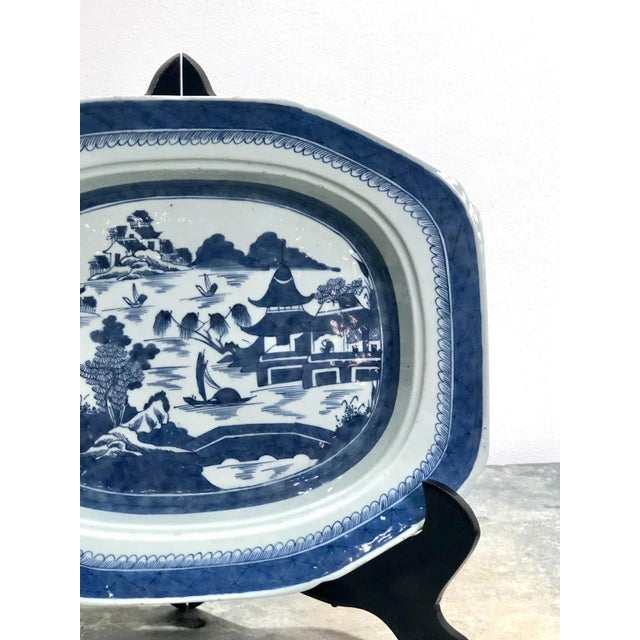 An early 19th Century Export blue and white Canton platter, China circa 1830.