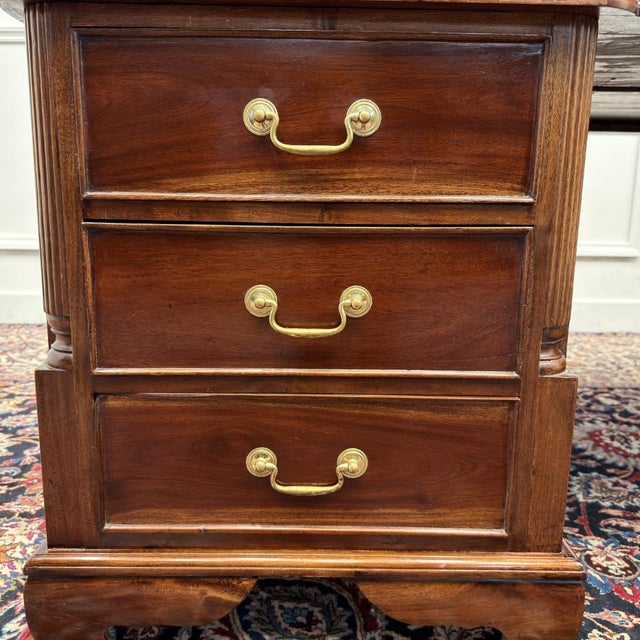 Classic English Double Desk For Sale - Image 12 of 18