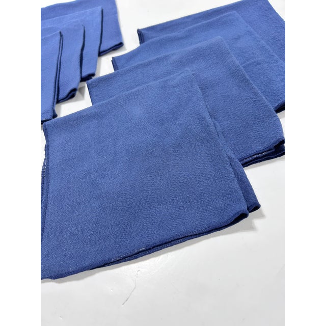Late 20th Century Blue Cloth Dinner Napkins – Classic Tabletop Dining Entertaining Linens - Set of 8 For Sale - Image 5 of 8