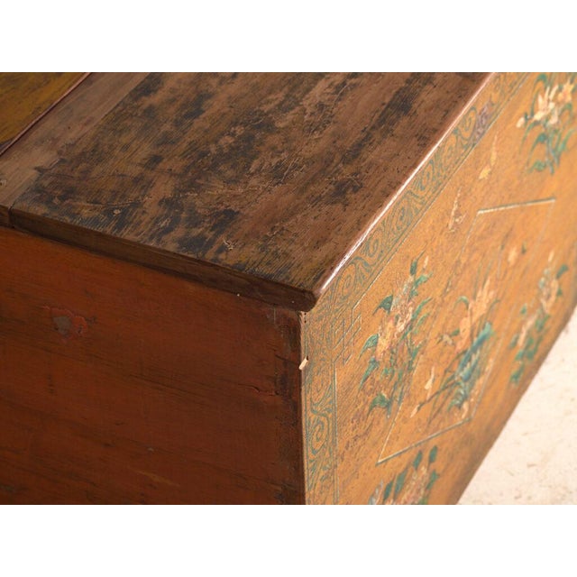 Antique Chinese Painted Trunk in Elm, 1900 For Sale - Image 3 of 13