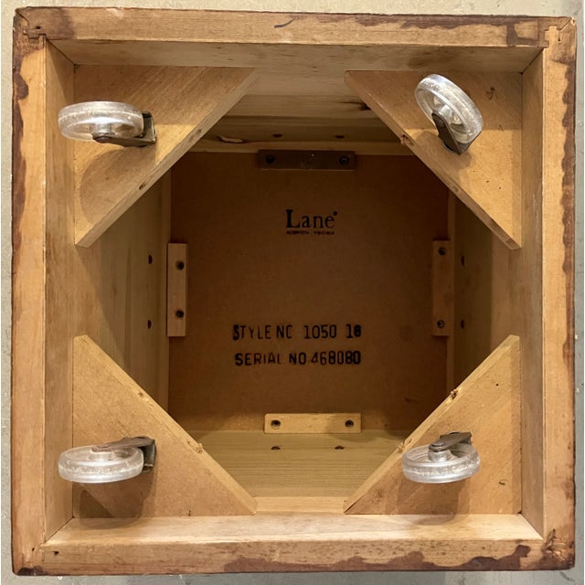 Brown Midcentury Modern Cube Side Table on Casters With Brass Accents For Sale - Image 8 of 9