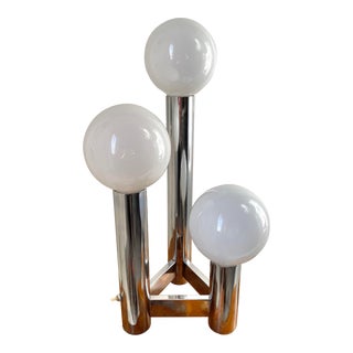 Mid Century Robert Sonneman Style Chrome and Globe Table Lamp For Sale