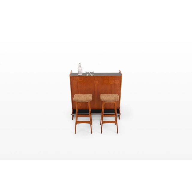 Mid-Century Modern SK661 Cocktail Cabinet and Bar Stools by Johannes Andersen for Skaaning & Son 1960s For Sale - Image 3 of 18
