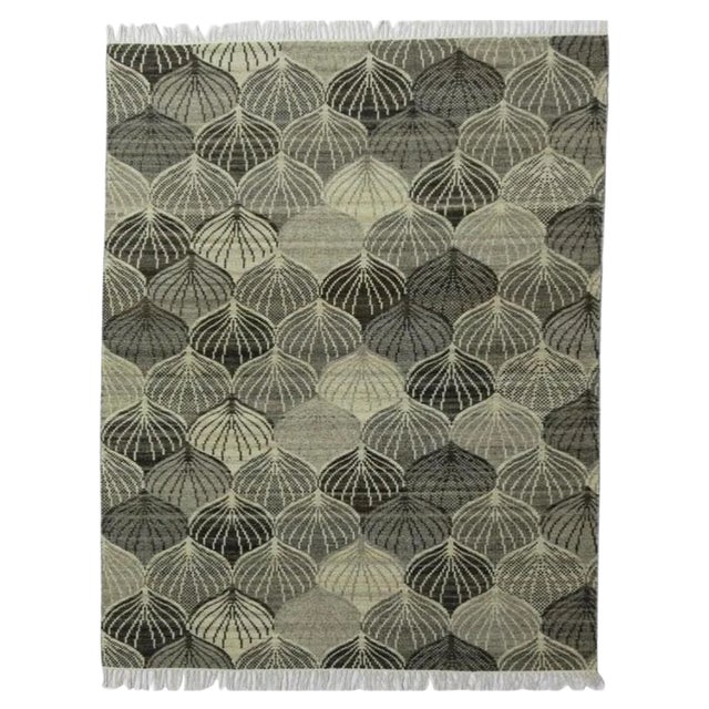 Handwoven European Style Flat Kilim Rug For Sale