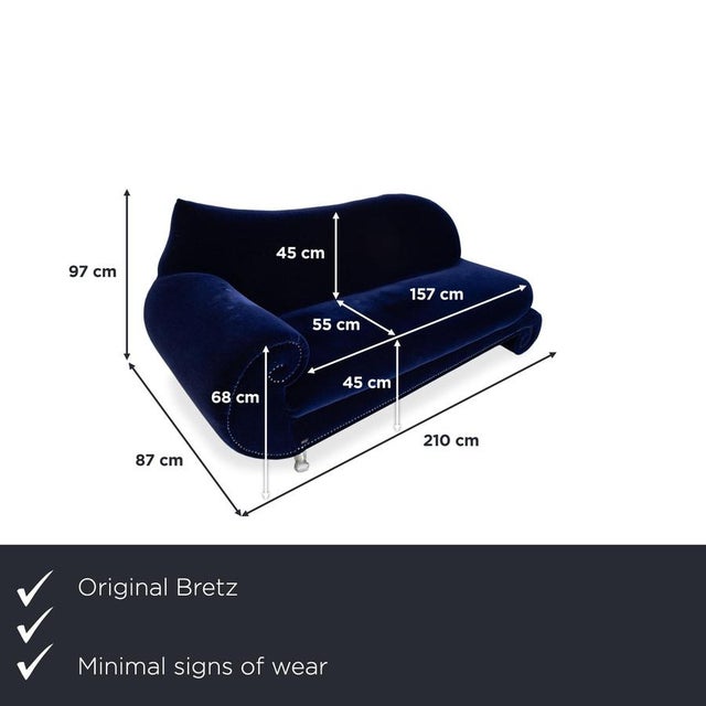 Here you get a true statement piece, whose extravagant shape and blue fabric instantly reveal who lives here. The Bretz...