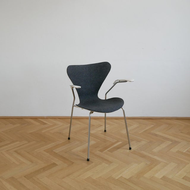 Series 7 Armchair by Arne Jacobsen for Fritz Hansen, 1967 For Sale - Image 9 of 9