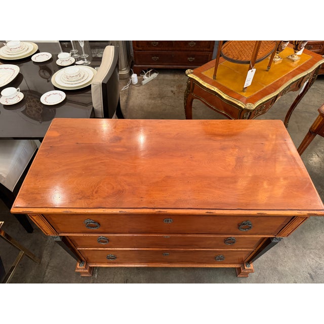 An exceptional late 20th-century chest of drawers from Henredon's highly sought-after Aegean Folio Collection, introduced...