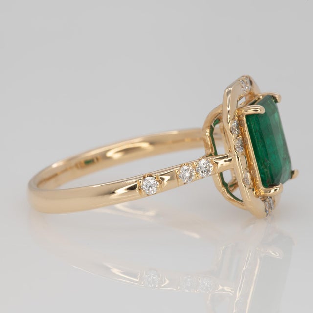 1.6Ct Aaa Zambian Emerald Ring With Natural Diamonds Accents: Solid 14k Gold, Size 6.75 For Sale In Columbus - Image 6 of 8