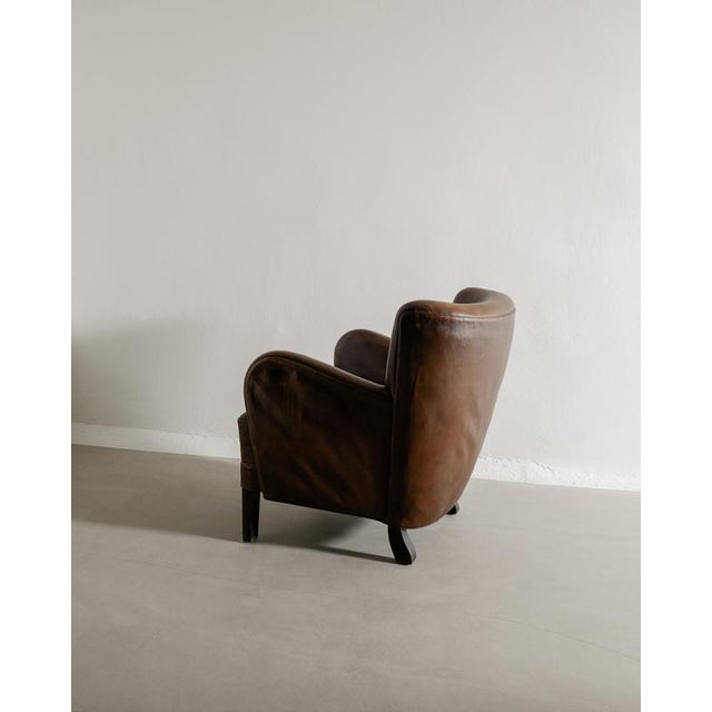 Early Danish Mid-Century Brown Leather 1669 Armchair by Fritz Hansen, 1940s For Sale - Image 3 of 7
