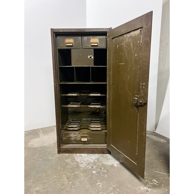 Metal 1920-1930 Metal Safe From Art Metal Construction Company Inc Jamestown, Ny For Sale - Image 7 of 12